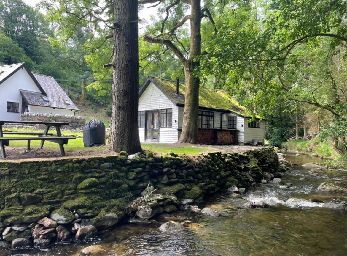Cuckoo Cabin, Tyn Y Cwm Eglwys-Fach Exterior photo